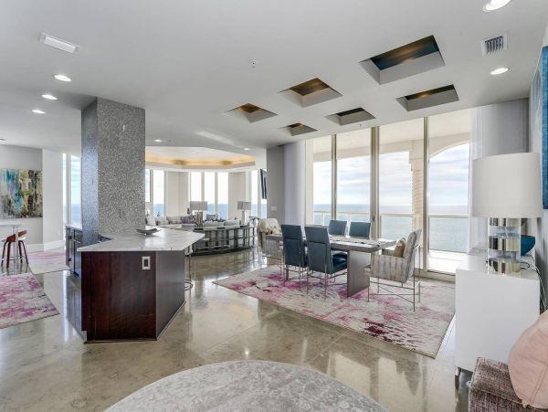 Luxurious Gulf-Front 4-Bedrppm Condo with Stunning Views on Pensacola Beach