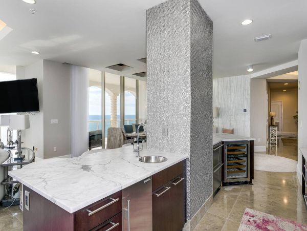 Luxurious Gulf-Front 4-Bedrppm Condo with Stunning Views on Pensacola Beach