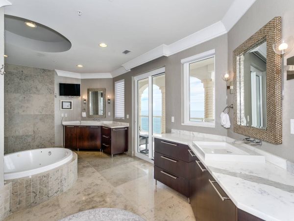 Luxurious Gulf-Front 4-Bedrppm Condo with Stunning Views on Pensacola Beach