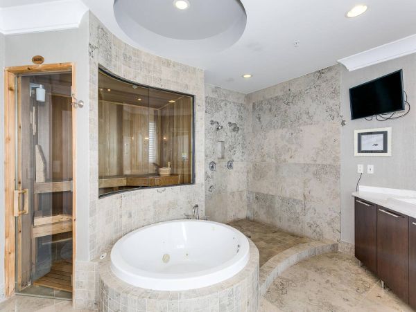 Luxurious Gulf-Front 4-Bedrppm Condo with Stunning Views on Pensacola Beach