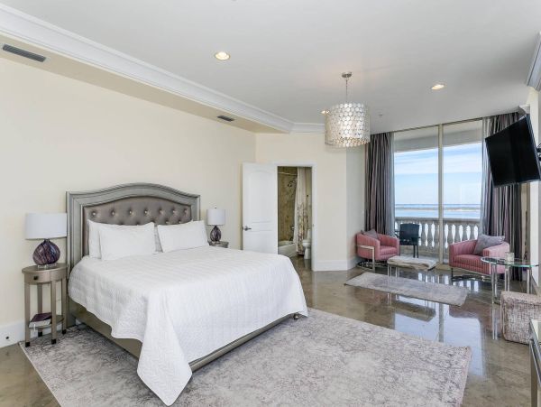 Luxurious Gulf-Front 4-Bedrppm Condo with Stunning Views on Pensacola Beach