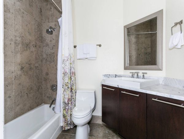 Luxurious Gulf-Front 4-Bedrppm Condo with Stunning Views on Pensacola Beach