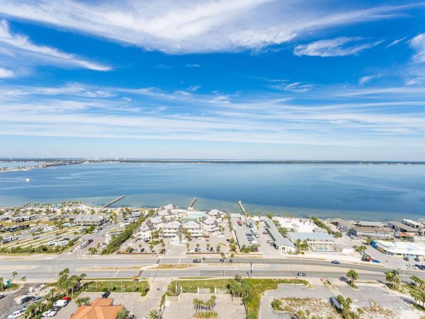 Luxurious Gulf-Front 4-Bedrppm Condo with Stunning Views on Pensacola Beach