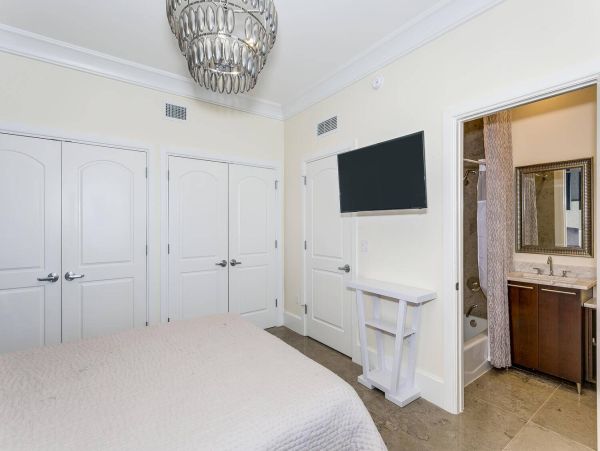 Luxurious Gulf-Front 4-Bedrppm Condo with Stunning Views on Pensacola Beach