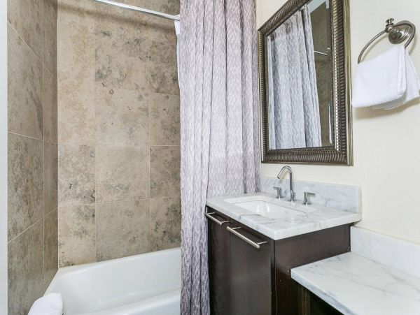 Luxurious Gulf-Front 4-Bedrppm Condo with Stunning Views on Pensacola Beach