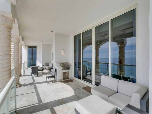 Luxurious Gulf-Front 4-Bedrppm Condo with Stunning Views on Pensacola Beach