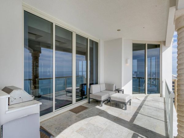Luxurious Gulf-Front 4-Bedrppm Condo with Stunning Views on Pensacola Beach