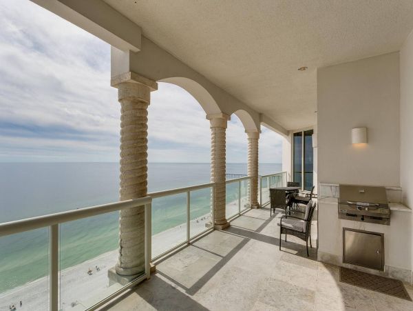 Luxurious Gulf-Front 4-Bedrppm Condo with Stunning Views on Pensacola Beach