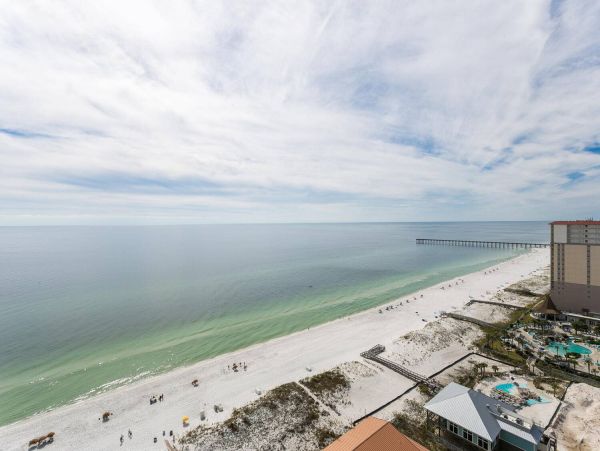 Luxurious Gulf-Front 4-Bedrppm Condo with Stunning Views on Pensacola Beach