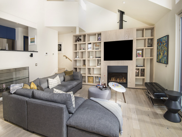 Five min Drive or Shuttle to Vail Village Three Bedroom