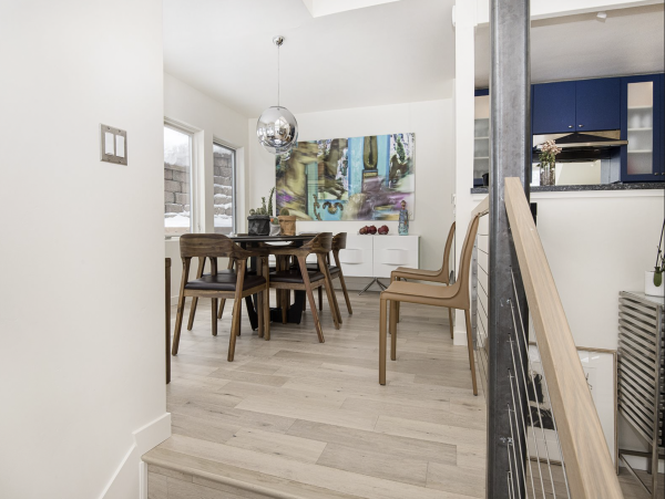 Five min Drive or Shuttle to Vail Village Three Bedroom