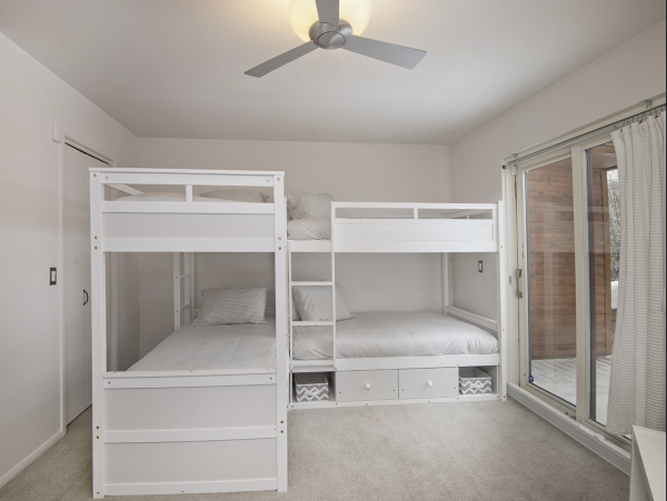 Five min Drive or Shuttle to Vail Village Three Bedroom