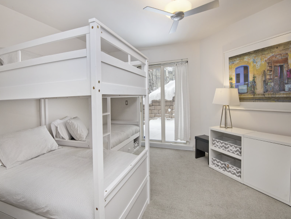 Five min Drive or Shuttle to Vail Village Three Bedroom
