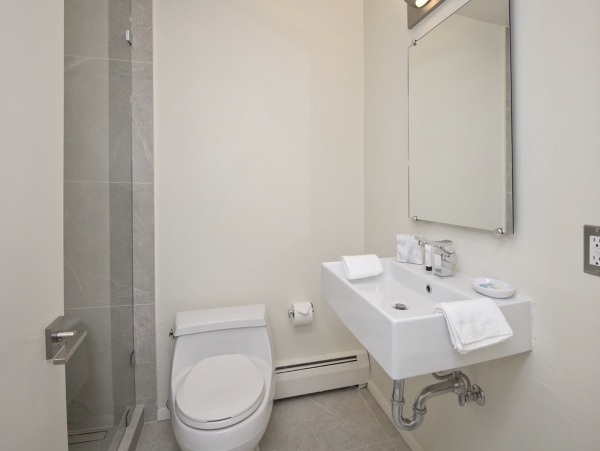 Five min Drive or Shuttle to Vail Village Three Bedroom