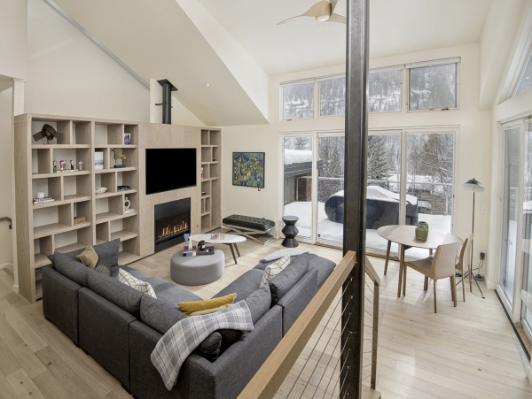 Five min Drive or Shuttle to Vail Village Three Bedroom