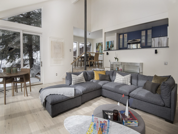 Five min Drive or Shuttle to Vail Village Three Bedroom