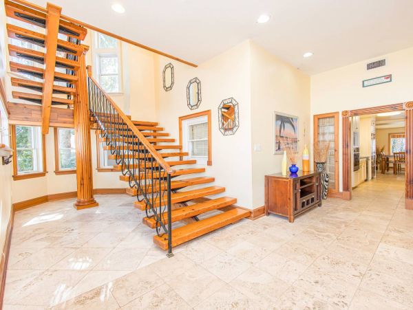 Waterfront Luxury Home Fabulous Views