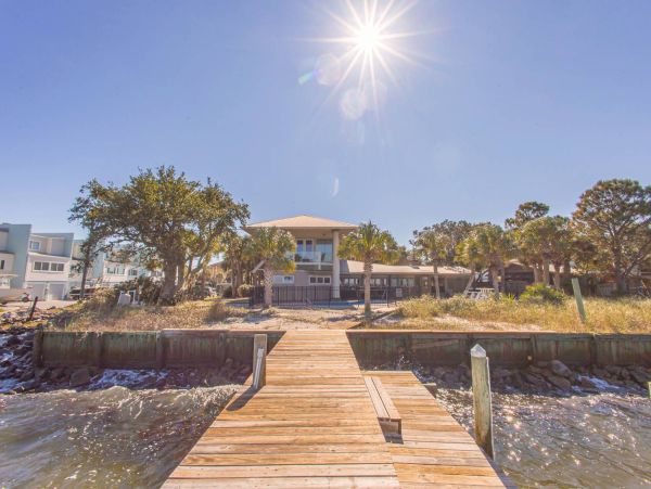Waterfront Luxury Home Fabulous Views