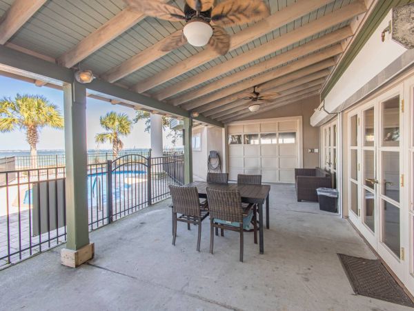 Waterfront Luxury Home Fabulous Views