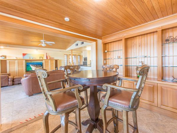 Waterfront Luxury Home Fabulous Views