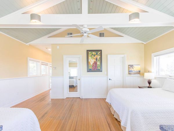 Waterfront Luxury Home Fabulous Views
