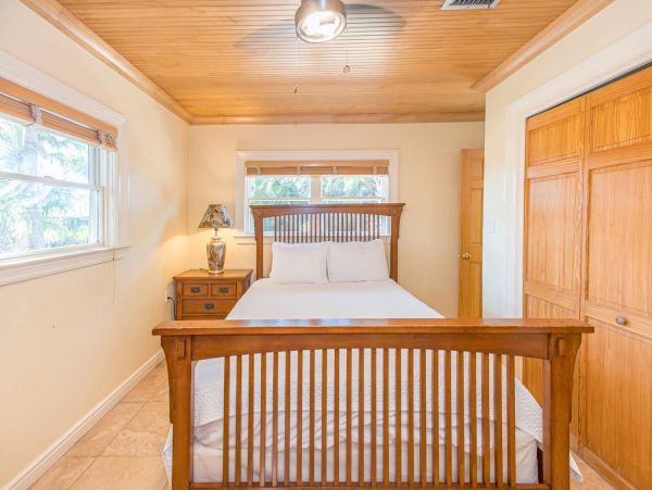 Waterfront Luxury Home Fabulous Views