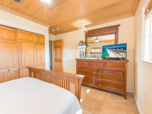 Waterfront Luxury Home Fabulous Views