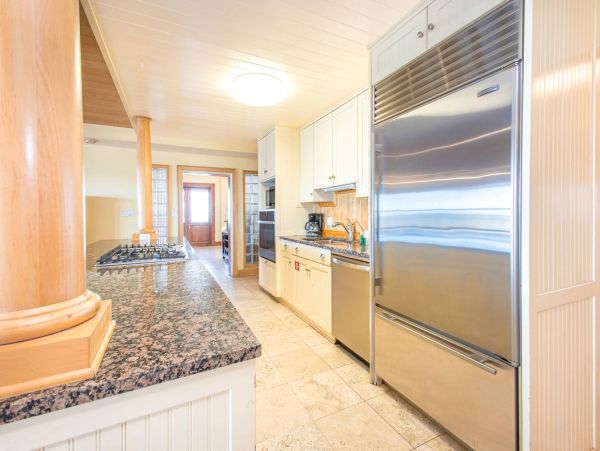 Waterfront Luxury Home Fabulous Views