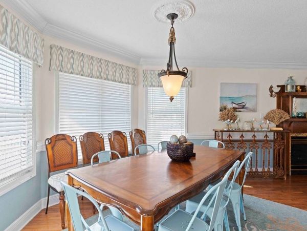 Beachside Five Bedroom Vacation Rental in Pensacola Beach