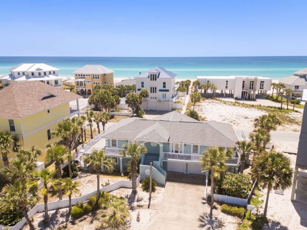 Beachside Five Bedroom Vacation Rental in Pensacola Beach