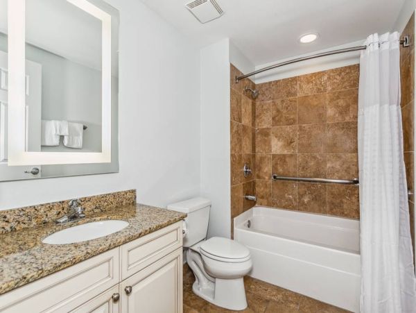 Rare 4 Bedroom  Four bathroom Beachfront Vacation Condo Pensacola Beach