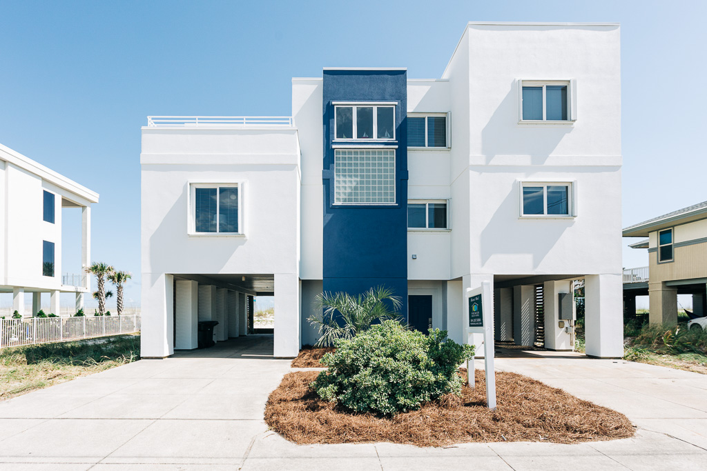 Gulf Breeze Vacation Rental: Beachfront Paradise Awaits