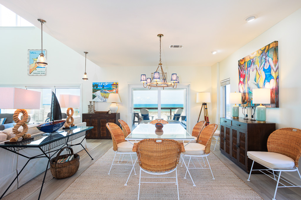 Gulf Breeze Vacation Rental: Beachfront Paradise Awaits