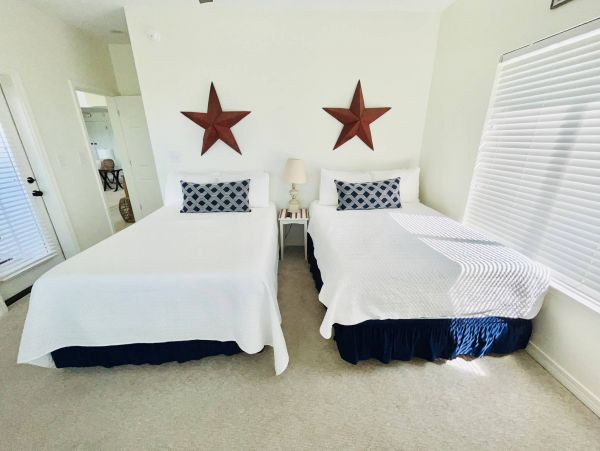 Gulf Breeze Vacation Rental: Beachfront Paradise Awaits