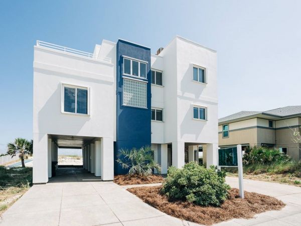 Gulf Breeze Vacation Rental: Beachfront Paradise Awaits