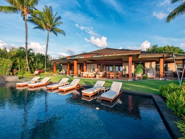 Ocean View Five Bedroom Elegant Vacation Rental in Kailua
