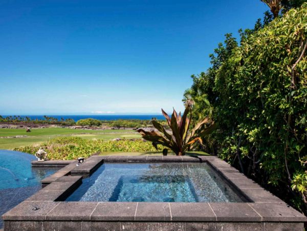 Ocean View Five Bedroom Elegant Vacation Rental in Kailua
