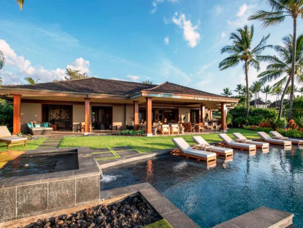 Ocean View Five Bedroom Elegant Vacation Rental in Kailua