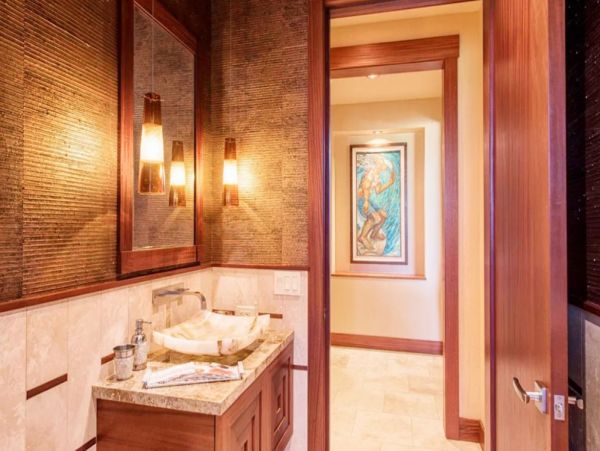 Kailua Golf Course Luxury Five Bedroom Vacation Home