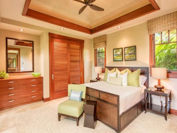 Kailua Golf Course Luxury Five Bedroom Vacation Home