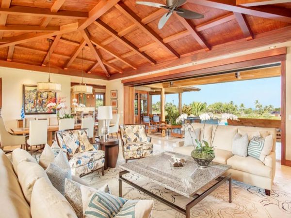 Kailua Golf Course Luxury Five Bedroom Vacation Home