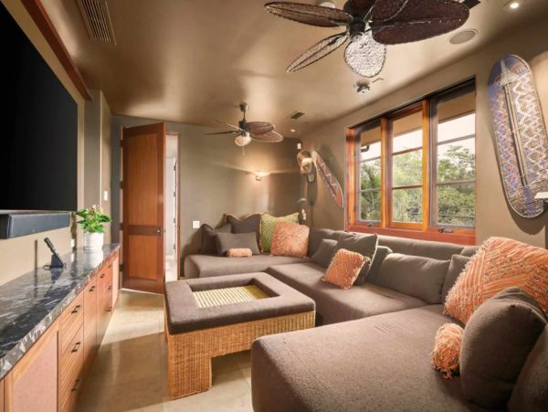 Kohala Coast Oceanfront Four Bedroom Vacation Rental