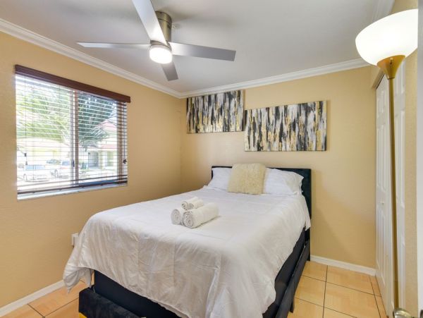 Opa-locka Comfortable Three Bedroom Vacation Rental