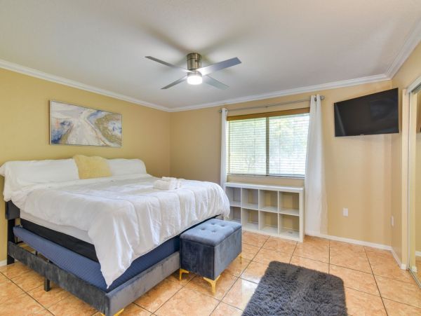 Opa-locka Comfortable Three Bedroom Vacation Rental