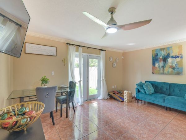 Opa-locka Comfortable Three Bedroom Vacation Rental