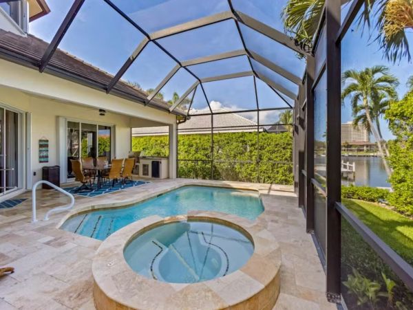 Close to Beach Three Bedroom Vacation Rental in Marco Island