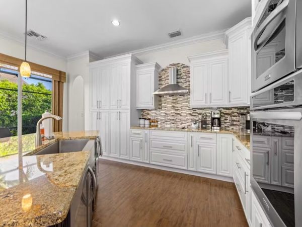 Close to Beach Three Bedroom Vacation Rental in Marco Island
