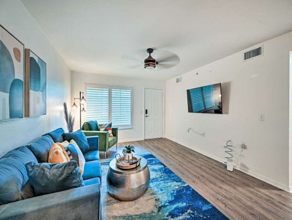 Charming Vacation Getaway with 2 Bedrooms in Naples