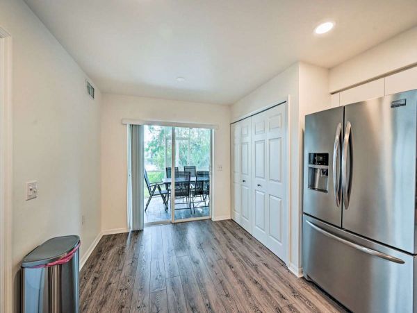 Charming Vacation Getaway with 2 Bedrooms in Naples