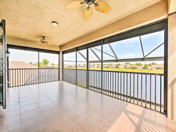 Naples Home 1076129